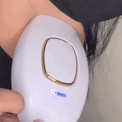 GIF demonstrativo da aplicação do flash de luz pulsada na região da axila com suavidade Loja Morela