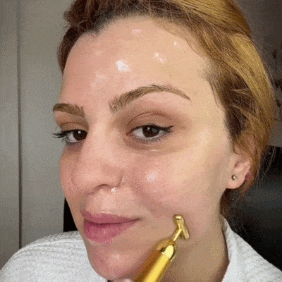Demonstração de uso do massageador facial vibratório para suavizar linhas de expressão Loja Morela